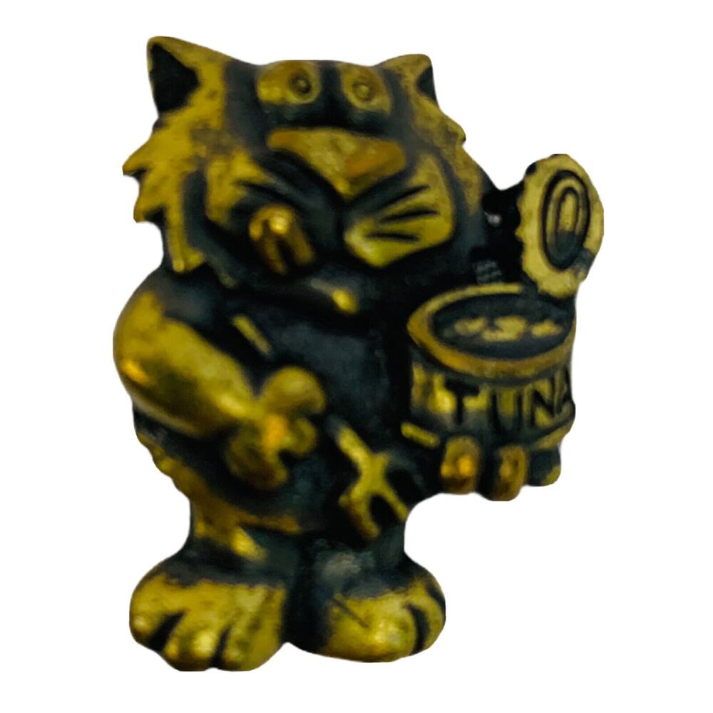Vintage Signed JJ Lapel Pin Goldtone Distressed Color Cat with Tuna Can 1"